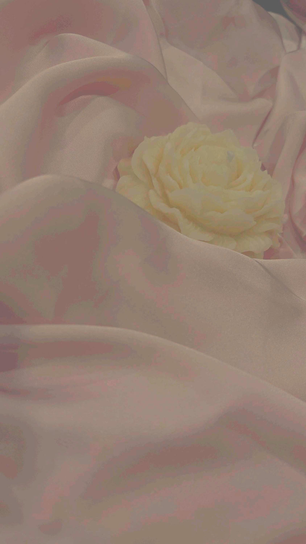 Rose Petal Scented White Peony Soy Wax Blend Candle